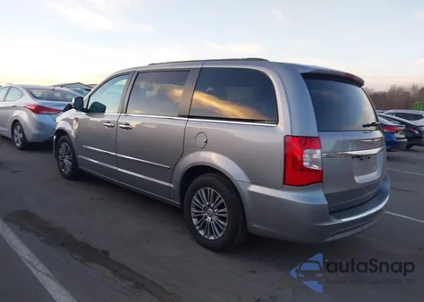 2013 Chrysler Town & Country Touring-L z USA, uszkodzony, nr VIN 2C4RC1CG9DR755317